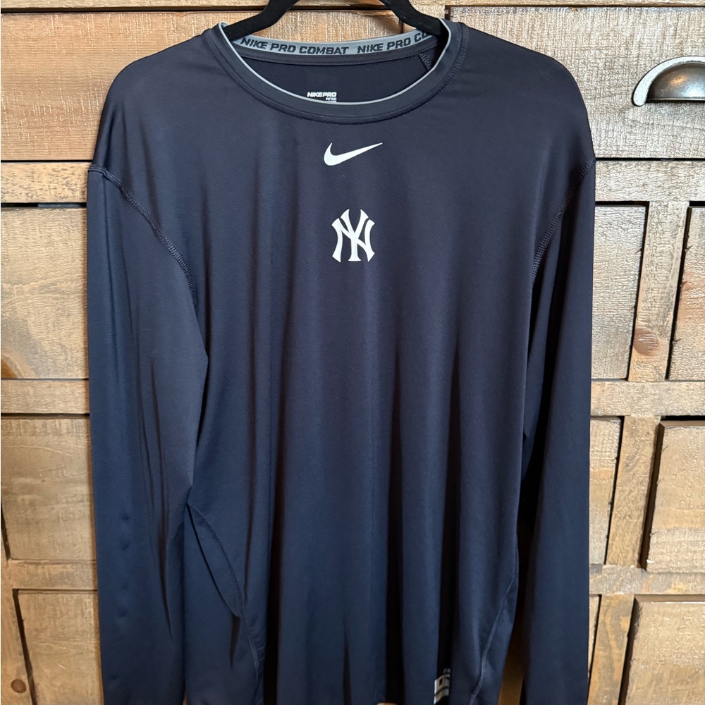 Nike Men's Navy Long Sleeve Yankees Tee